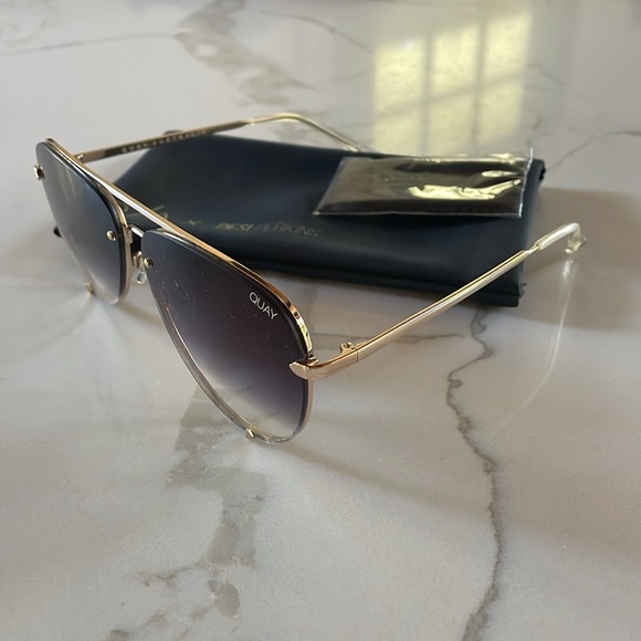 Quay High Key Sunglasses - Picture 2 of 5